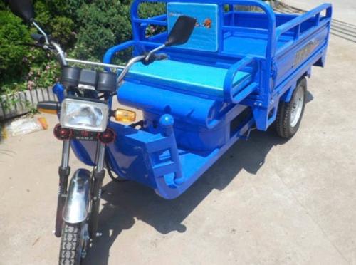 新購電動貨運三輪車電瓶首次充電指南